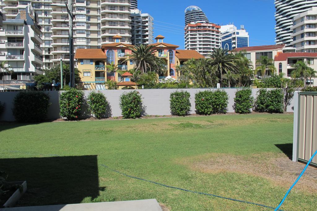 Queensleigh Holiday Apartments Broadbeach Exteriör bild