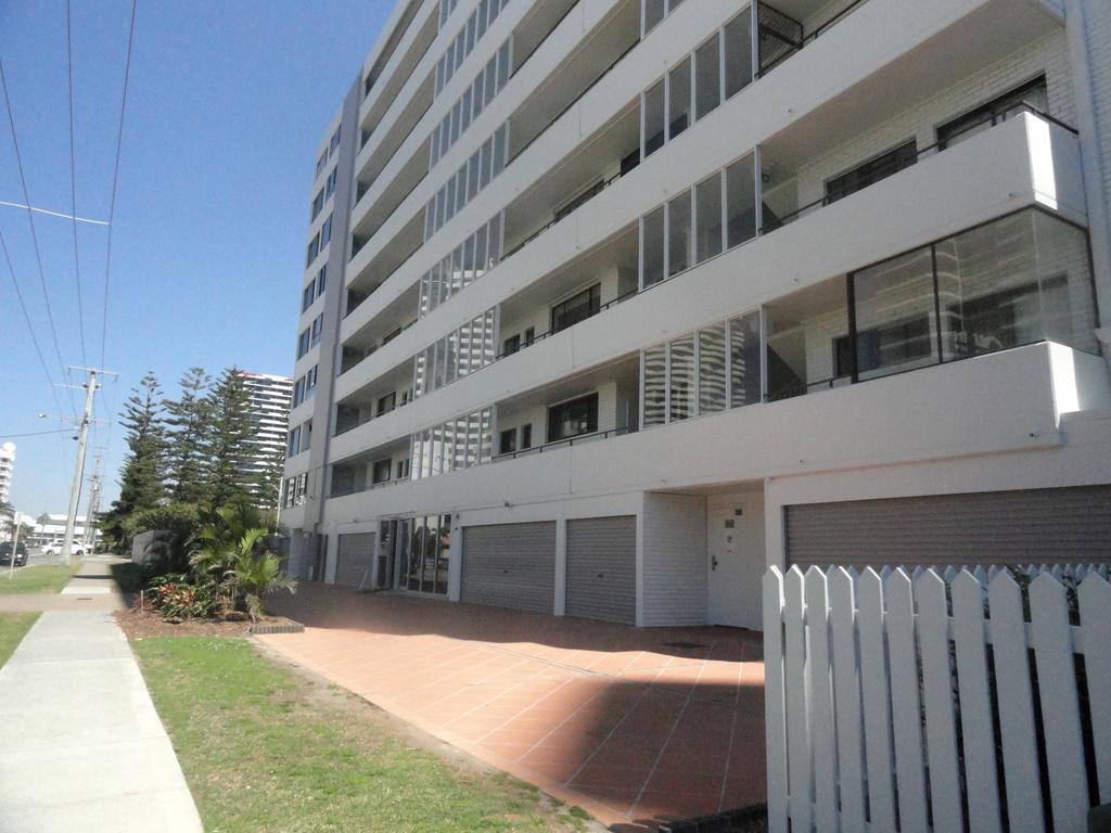 Queensleigh Holiday Apartments Broadbeach Exteriör bild