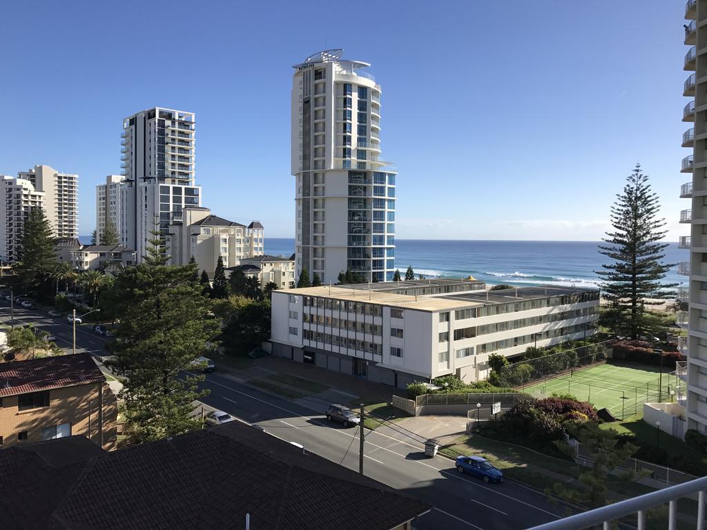 Queensleigh Holiday Apartments Broadbeach Exteriör bild